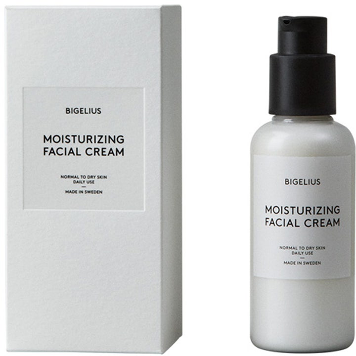 Bigelius Moisturizing Facial Cream kosteuttava kasvovoide normaalille iholle valkoisessa pullossa ja pahvipakkauksessa