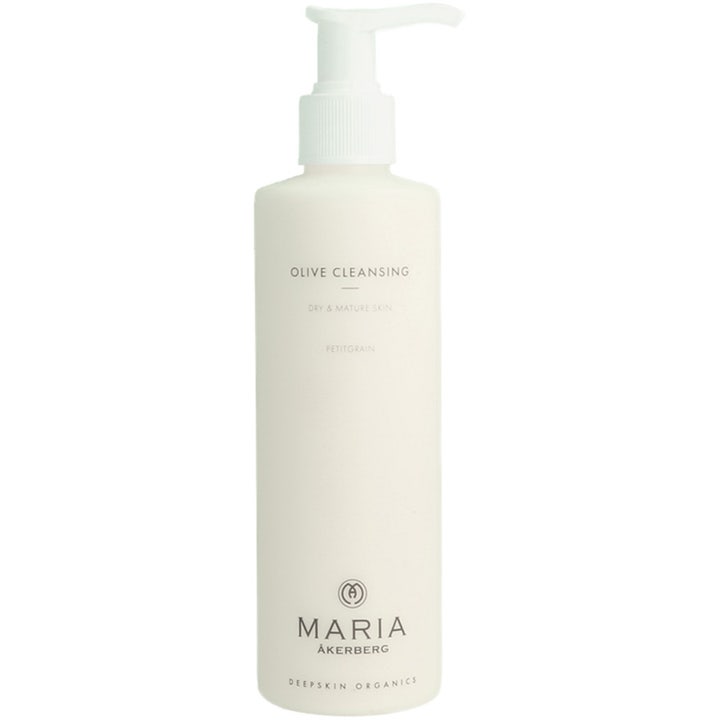 Maria Åkerberg Olive Cleansing 250 ml puhdistusmaito kosteuttaa kuivaa ihoa tyylikkäässä valkoisessa pumppupullossa.