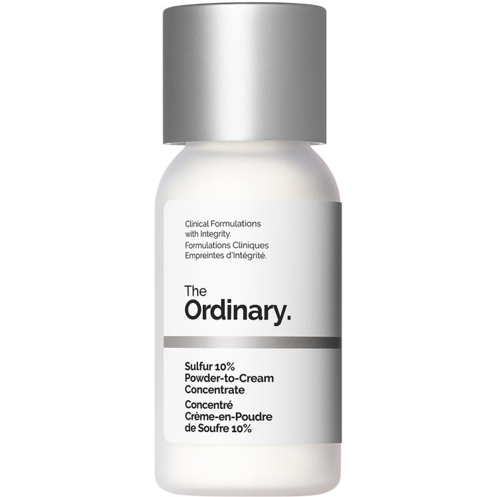 The Ordinary Sulfur 10% Powder-to-Cream Concentrate 30 ml hoitovoide valkoisessa pullossa hopeisella korkilla.