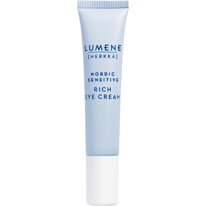 Lumene Nordic Sensitive Rich Eye Cream 15 ml rauhoittava silmänympärysvoide vaaleansinisessä tuubissa.