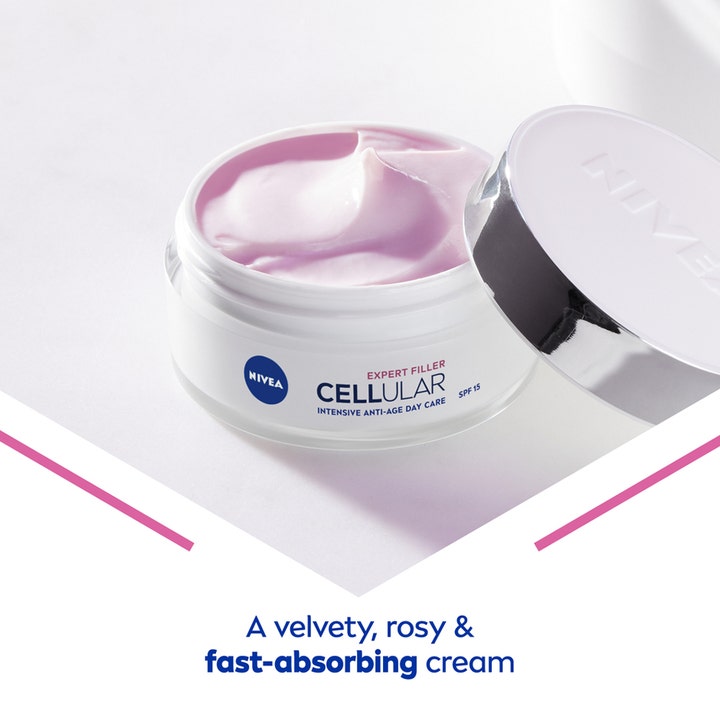 NIVEA Cellular Expert Filler 50 ml päivävoide on täyteläinen vaaleanpunainen voide valkoisessa purkissa.