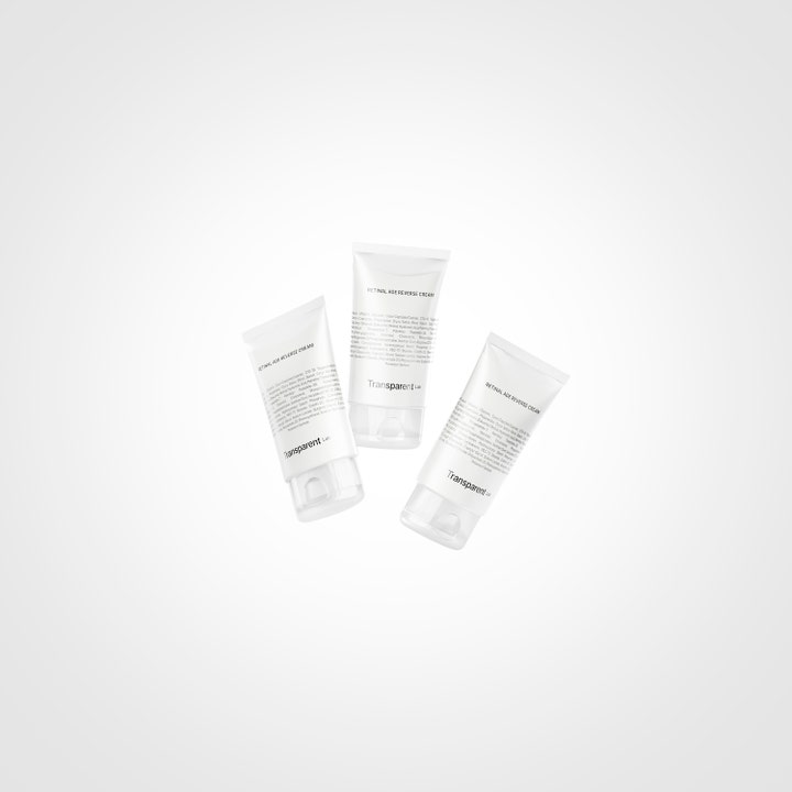 Niche Beauty Lab Transparent Lab Retinal Age Reverse Cream 50 ml kolme valkoista tuubia vaalealla taustalla.