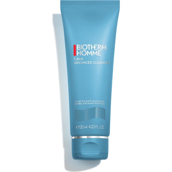 Biotherm Homme T-Pur Cleanser 125 ml syväpuhdistava puhdistusgeeli kirkkaansinisessä tuubissa hillitsee ihon kiiltoa.