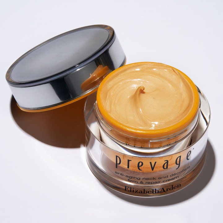 Elizabeth Arden Prevage Anti-Aging Neck and Décolleté 50 ml voide ja sen täyteläinen oranssi koostumus.