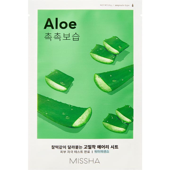 Missha Airy Fit Sheet Mask Aloe 19 g kosteuttava kangasnaamio vihreässä pakkauksessa jossa on aloe veran lehtiä.