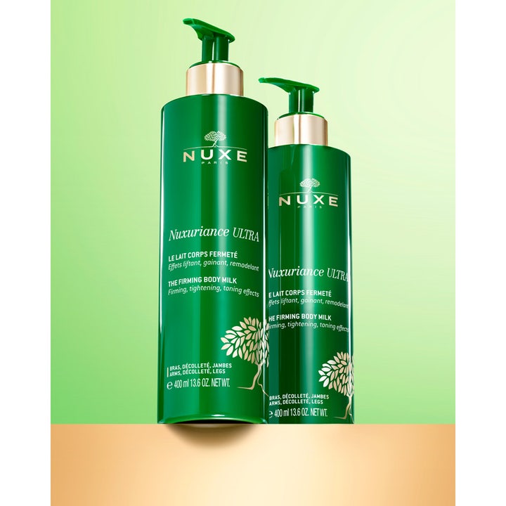 Nuxe Nuxuriance ULTRA 400 ml kiinteyttävä vartalomaito kahdessa vihreässä pumppupullossa.