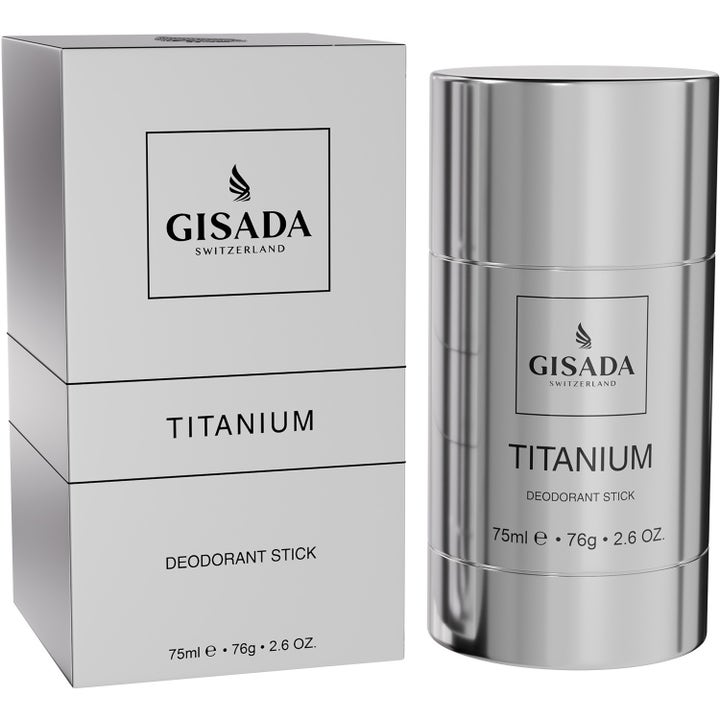 Gisada Titanium 75ml deodoranttistick antaa raikkaan tuoksun tyylikkäässä hopeanvärisessä metallinhohtoisessa hylsyssä.