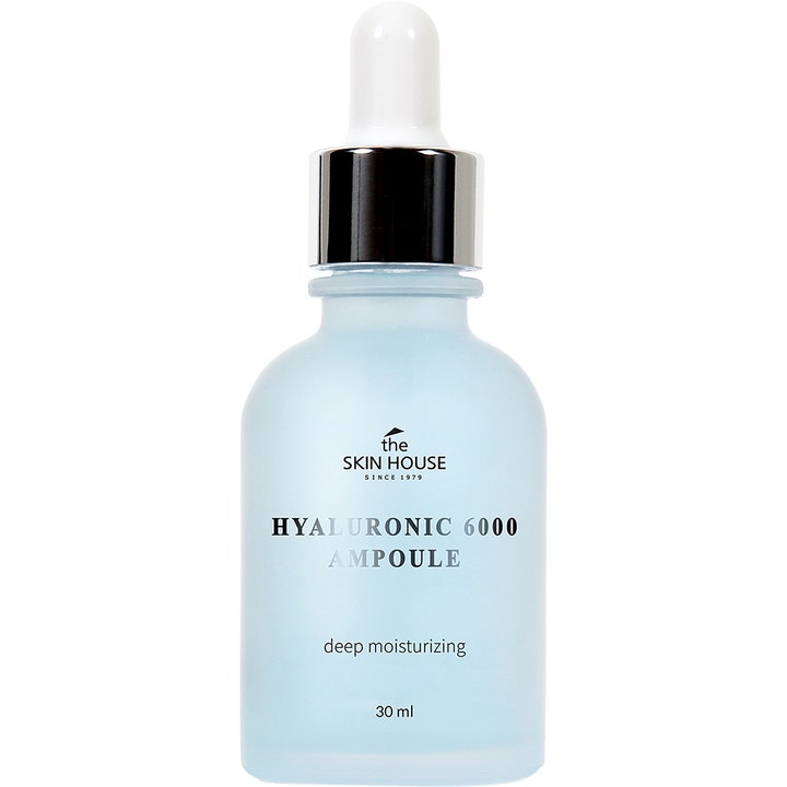 The Skin House Hyaluronic 6000 Ampoule 30 ml syväkosteuttava seerumi vaaleansinisessä lasipullossa hopeisella korkilla.