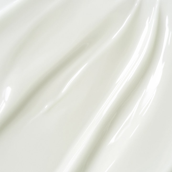 Biotherm Aquascreen Uv Daily SPF50 40 ml kosteuttava aurinkovoide kasvoille, valkoinen ja sileä kermainen koostumus