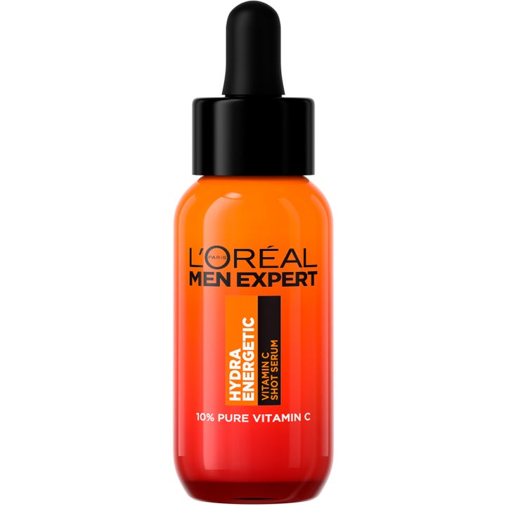 L'Oréal Men Expert Hydra Energetic Vitamin C Shot Serum kirkastava seerumi oranssissa liukuvärjätyssä lasipullossa.
