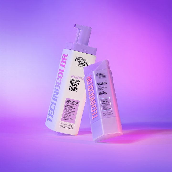 Bondi Sands Technocolor Face Serum Magenta 50 ml itsetuskettava kasvoseerumi kahdessa liilassa pumppupullossa.