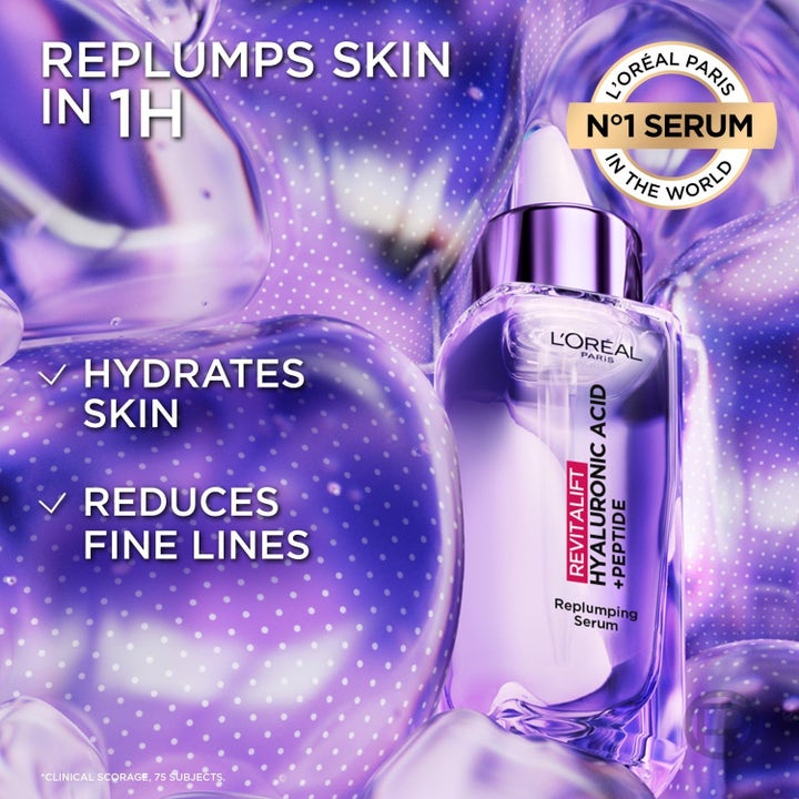 L’Oréal Paris Revitalift Filler Hyaluronihapposeerumi kosteuttaa ihoa ja häivyttää juonteita liilassa lasipullossa.