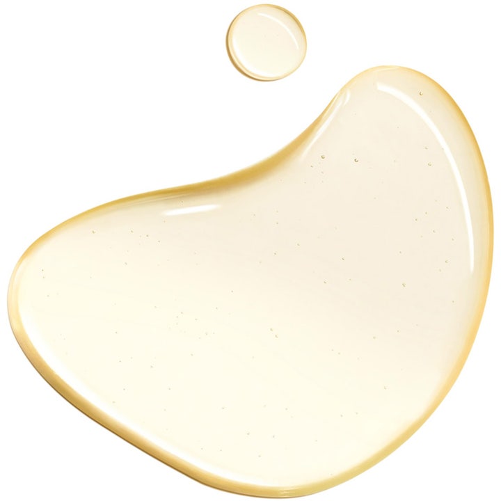 Clarins Total Cleansing Oil 150 ml puhdistusöljy puhdistaa ihon ja on kirkas kullanhohtoinen öljytekstuuri.