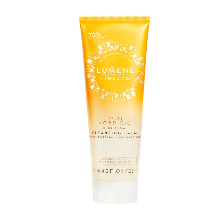 Lumene Nordic-C Pure Glow Cleansing Balm 125 ml heleyttävä puhdistusbalsami keltaisessa liukuvärjätyssä tuubissa.