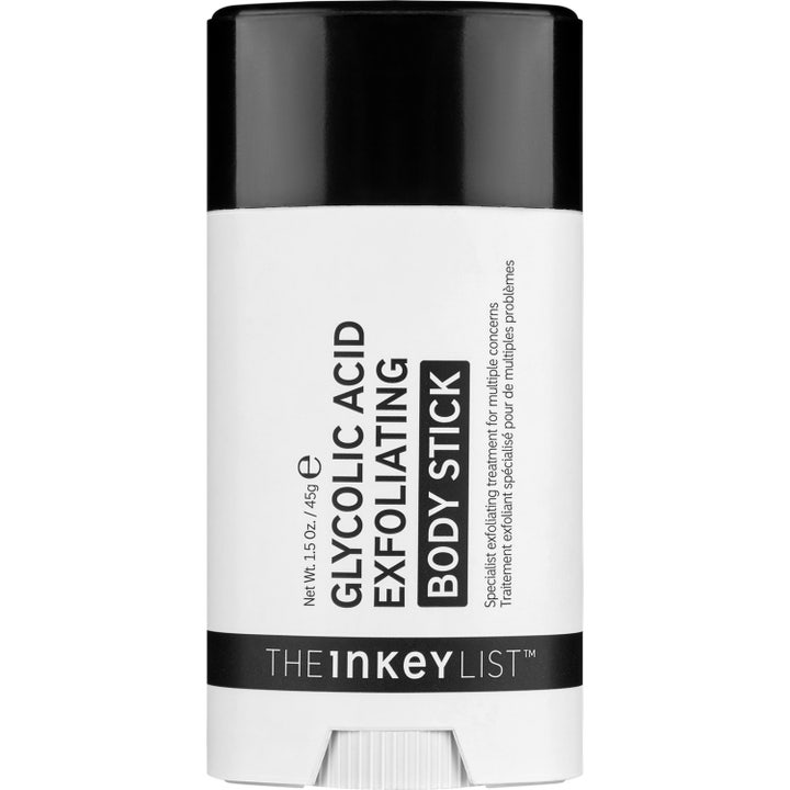 The INKEY List Glycolic Acid Exfoliating Body Stick 45 g kuoriva vartalopuikko valkoisessa pakkauksessa mustalla korkilla