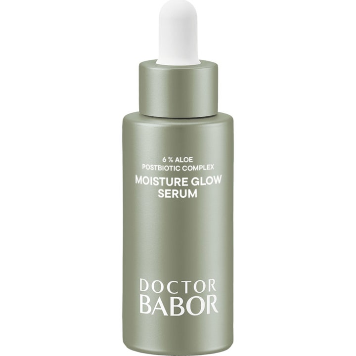 Doctor Babor Cleanformance Moisture Glow Serum heleyttävä kasvoseerumi valkoisessa pullossa vihreällä metallikorkilla