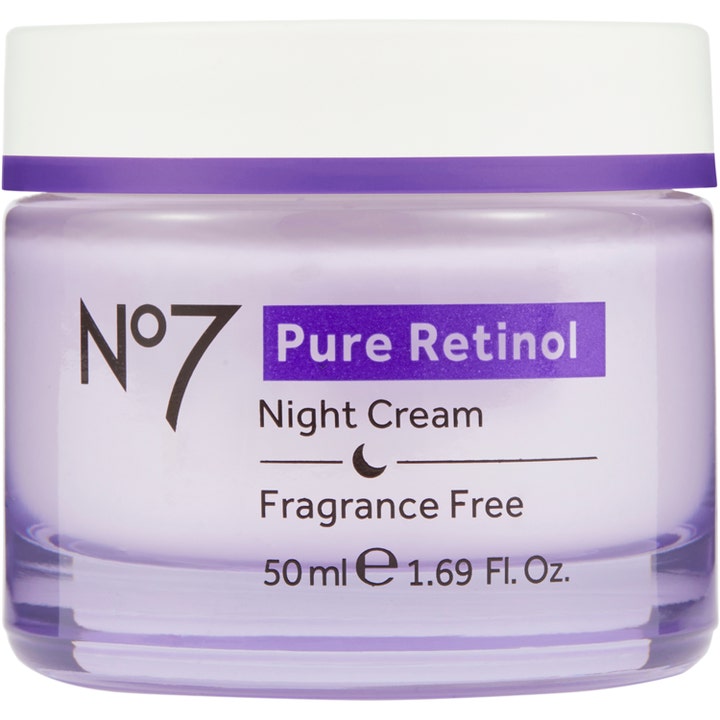 No7 Pure Retinol Night Cream 50 ml uudistava yövoide läpinäkyvässä lilassa purkissa valkoisella korkilla.