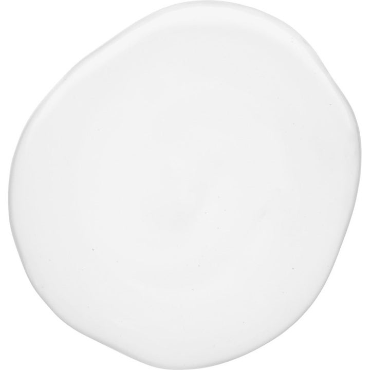 Klairs Soothe & Smooth niasiiniamidia sisältävä silmänympärysvoide, jossa on pehmeä ja valkoinen voidekoostumus.
