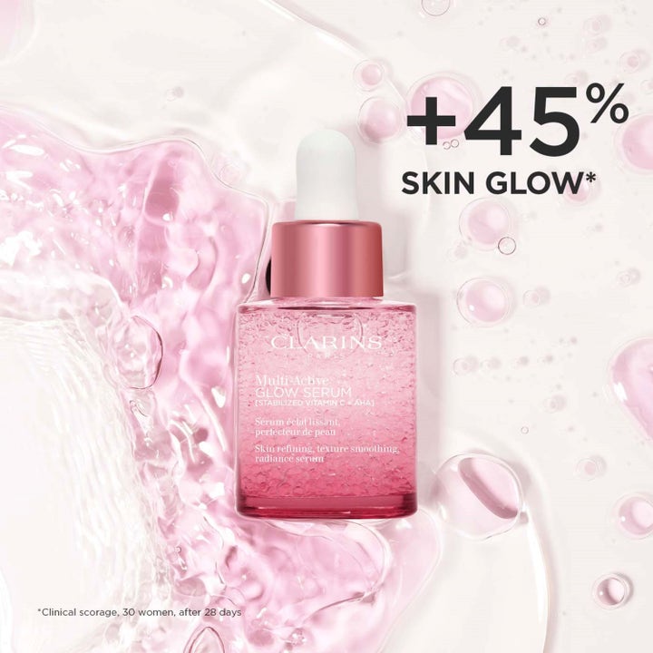 Clarins Multi-Active Glow Serum 30 ml heleyttävä seerumi C-vitamiinilla ja AHA:lla +45% Skin Glow -tekstillä.