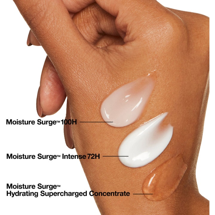 Clinique Moisture Surge 100H 75 ml kosteuttava kasvovoide ja sen kevyt geelikoostumus vertailussa kädenselällä
