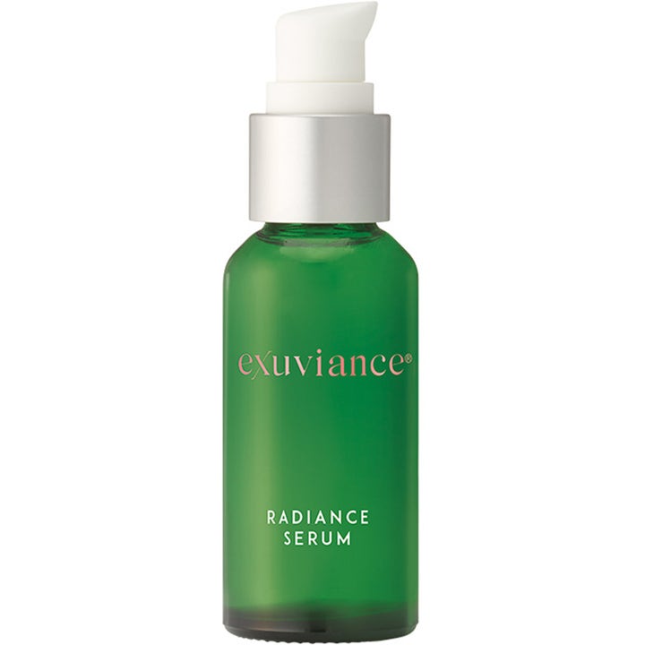 Exuviance Radiance Serum 30 ml kirkastava kasvoseerumi vihreässä lasipullossa hopeisella pumpulla
