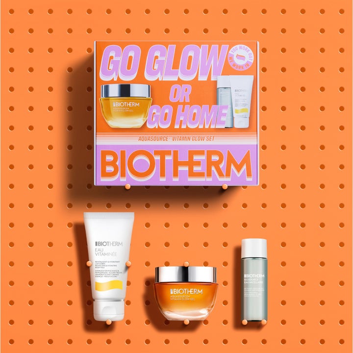 Biotherm Aquasource Vitamin Glow Set 1 kpl heleyttävä lahjasetti sisältää oranssin geelivoiteen, voiteen ja puhdistusveden.