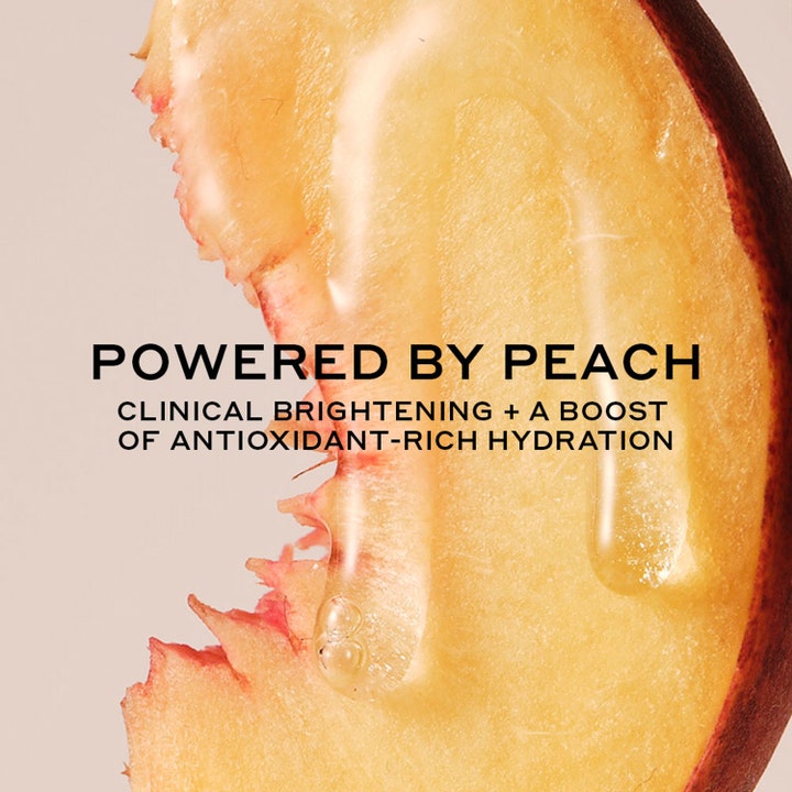 Ole Henriksen Truth Peach Glow Mist 80 ml kirkastava kasvosuihke ja lähikuva persikasta tekstillä Powered by peach