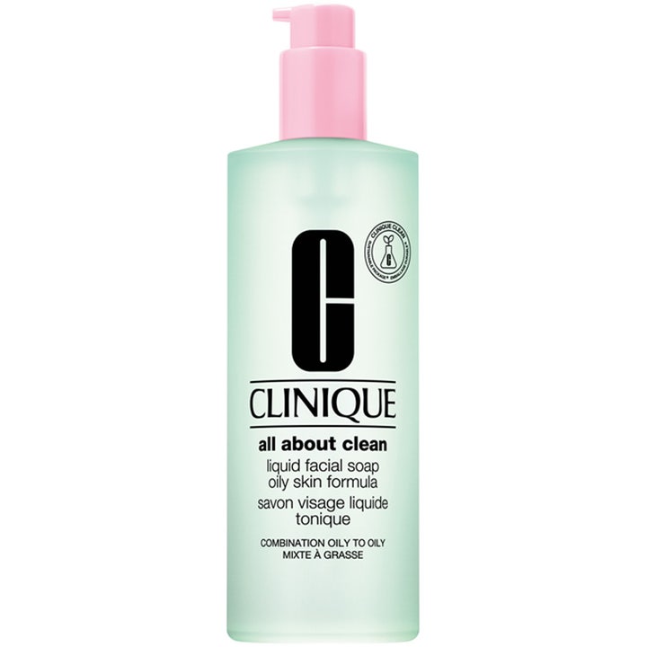 Clinique All About Clean Liquid Facial Soap 200 ml puhdistusaine rasvoittuvalle iholle vaaleanvihreässä pumppupullossa.