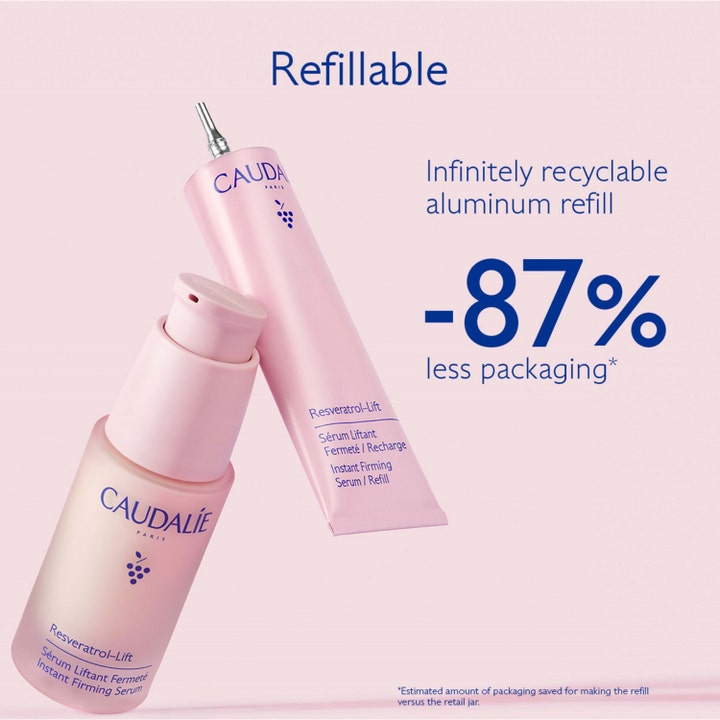 Caudalie Resveratrol-Lift Instant Firming Serum 30 ml kiinteyttävä seerumi ja vaaleanpunainen alumiininen täyttöpakkaus
