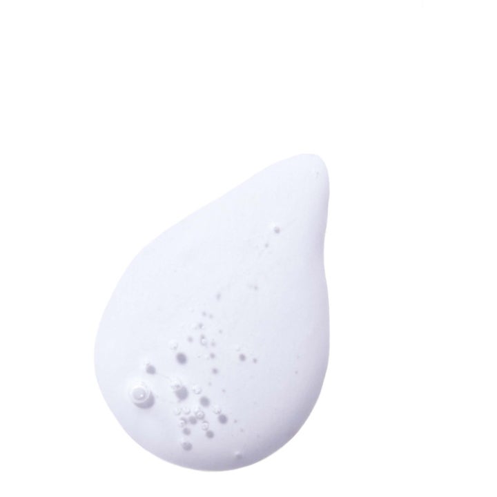 Erborian Centella Cleansing Gel 180 ml rauhoittava puhdistusgeeli on kirkas ja ilmakuplia sisältävä geelikoostumus.