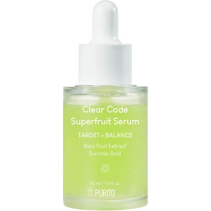 Purito Clear Code Superfruit Serum 30 ml tasapainottava seerumi kirkastaa ihoa vaaleanvihreässä lasisessa pipettipullossa.