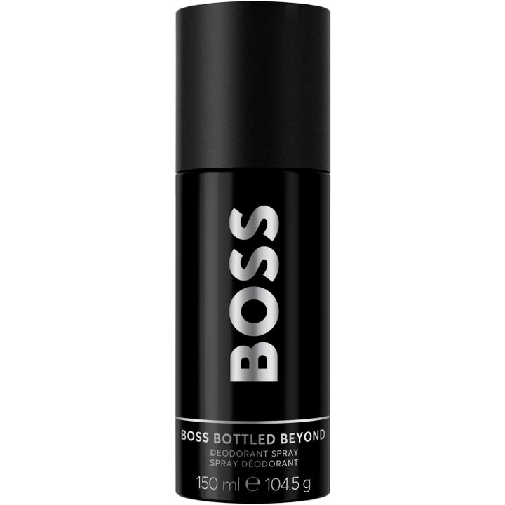 Hugo Boss Boss Bottled Beyond 150 ml raikastava deodoranttisuihke tyylikkäässä mustassa pullossa jossa on suuri hopeinen logo