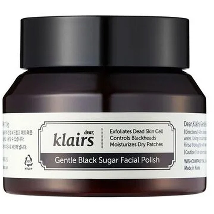 Klairs Gentle Black Sugar Facial Polish 110g kuorintavoide poistaa mustapäitä tummanruskeassa purkissa mustalla kannella.