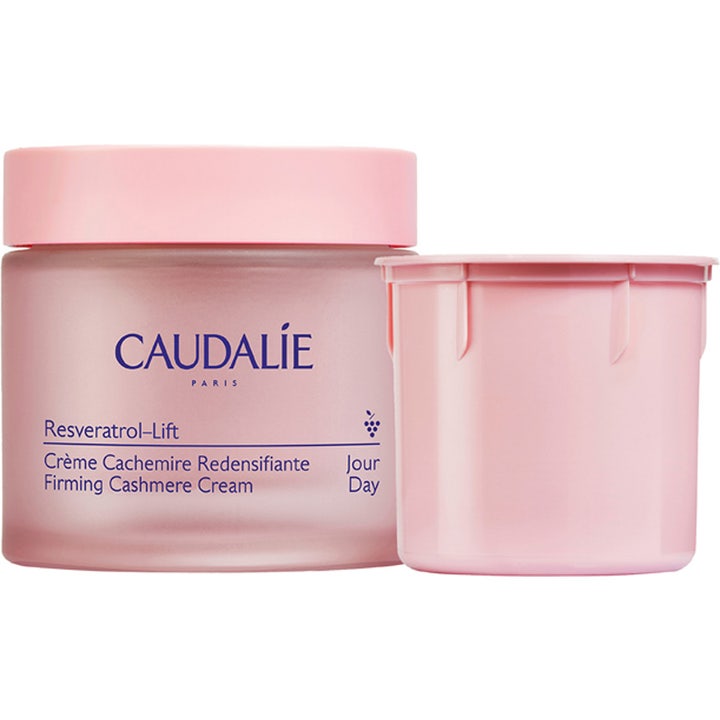 Caudalie Resveratrol-Lift kiinteyttävä päivävoide huurteisessa vaaleanpunaisessa lasipurkissa täyttöpakkauksella