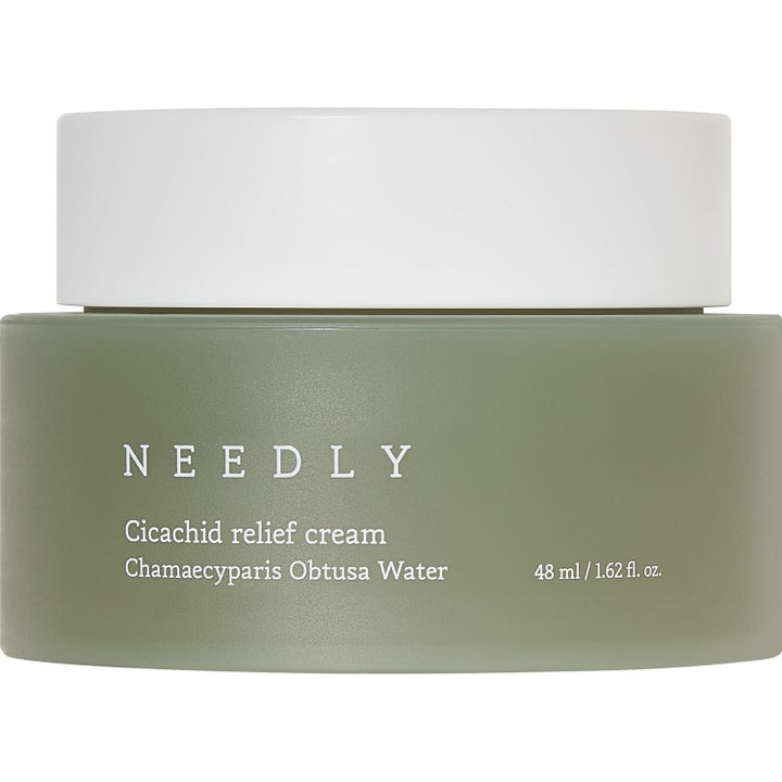 Needly Cicachid Relief Cream 48 ml rauhoittava kasvovoide mattapintaisessa vihreässä purkissa valkoisella kannella