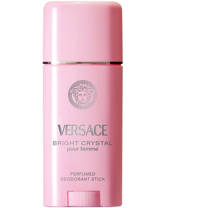 Versace Bright Crystal 50 ml tuoksuva deodorantti antaa raikkautta vaaleanpunaisessa pakkauksessa jossa on hopeinen reunus.