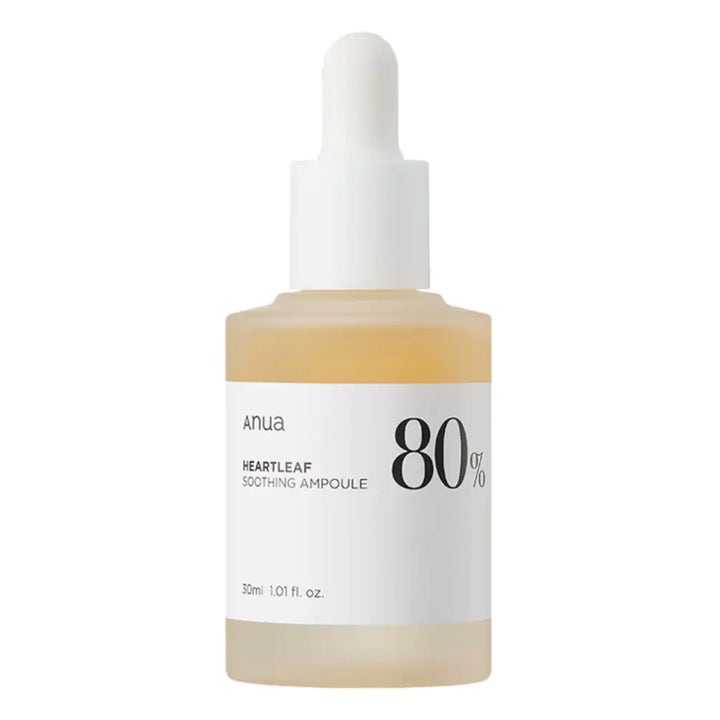 Anua Heartleaf 80% Soothing Ampoule 30 ml rauhoittava seerumi lasipullossa valkoisella korkilla ja pipetillä.