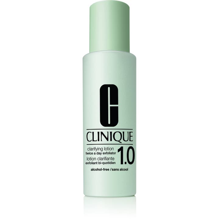 Clinique Clarifying Lotion 1.0 alkoholiton kuoriva kasvovesi vaaleanvihreässä muovipullossa kirkastaa ihoa hellävaraisesti.