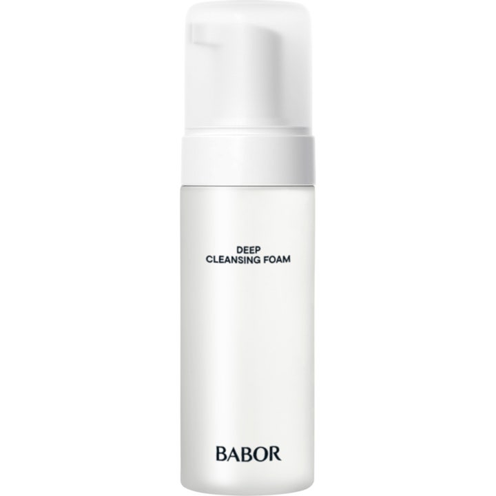 Babor Deep Cleansing Foam syväpuhdistava puhdistusvaahto valkoisessa pumppupullossa, jossa on läpikuultava korkki