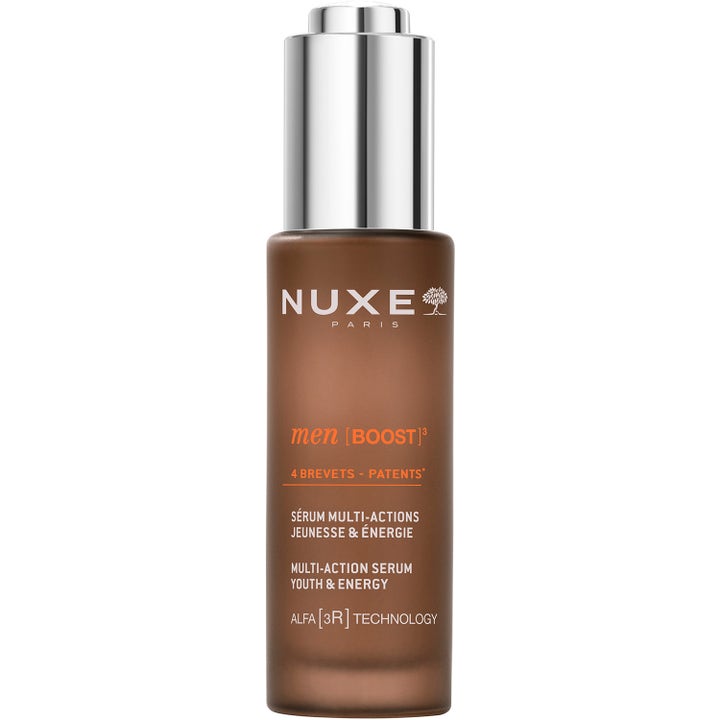 Nuxe Men Boost Multi-Action Serum 30 ml energisoiva kasvoseerumi ruskeassa huurteisessa pullossa hopeisella korkilla.