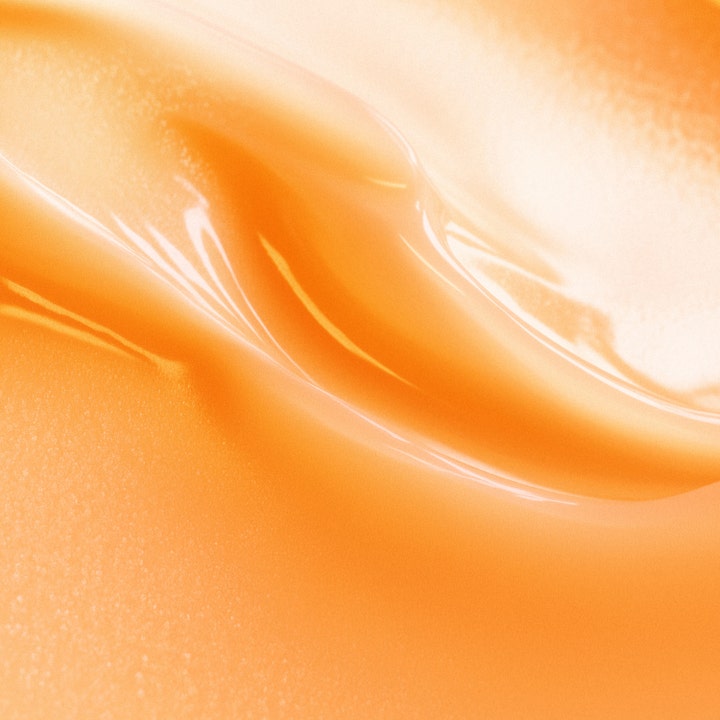 Biotherm Aquasource Vitamin Glow 50 ml kirkastava päivävoide, jossa on raikas oranssi ja kiiltävä koostumus