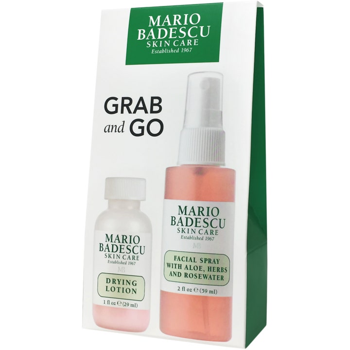 Mario Badescu Grab & Go 1 kpl kasvojenhoitosetti sisältää kasvosuihkeen ja Drying Lotionin valkoisessa pakkauksessa