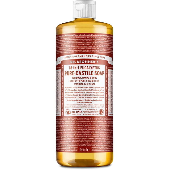 Dr. Bronner’s 18-In-1 Eucalyptus Soap 945 ml puhdistava monikäyttösaippua ruskeassa pullossa valkoisella korkilla.