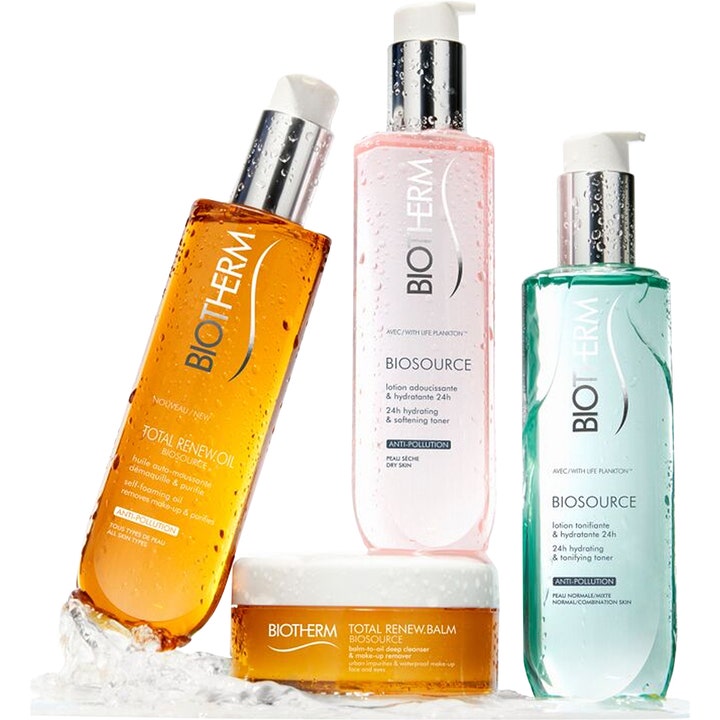 Biotherm Biosource Total Renew Oil 200 ml puhdistusöljy ja muita Biosource-sarjan tuotteita vedessä.