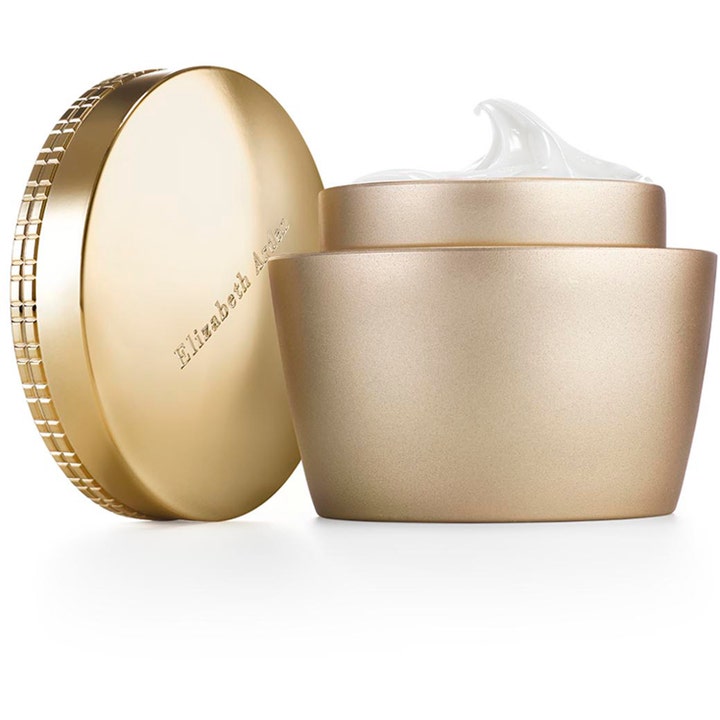 Elizabeth Arden Ceramide kiinteyttävä kasvovoide kultaisessa purkissa, jossa on täyteläinen ja valkoinen koostumus.