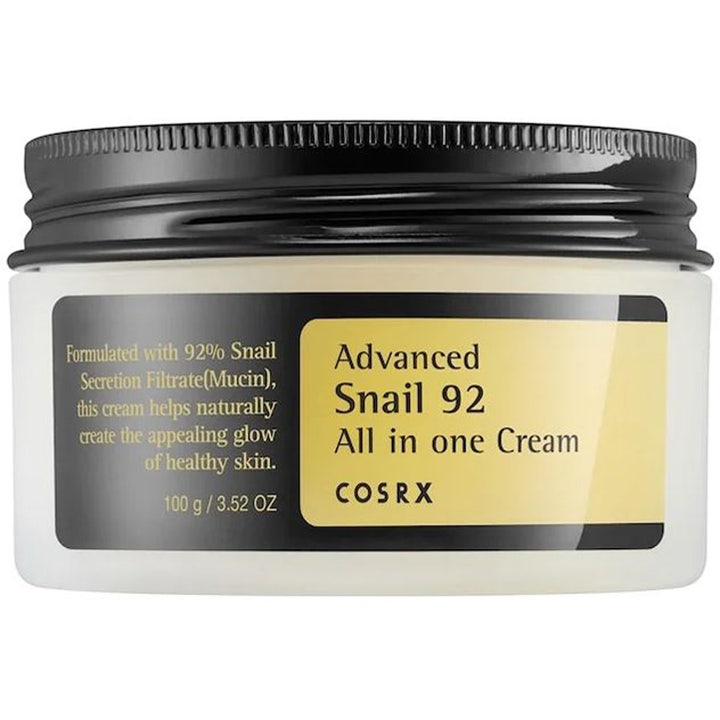 COSRX Advanced Snail 92 All in one Cream 100 g kosteuttava etanavoide valkoisessa purkissa mustalla kierrekannella.