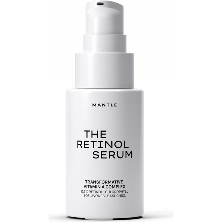 MANTLE The Retinol Serum 30 ml uudistava kasvoseerumi valkoisessa pumppupullossa sisältää bakuchiolia.