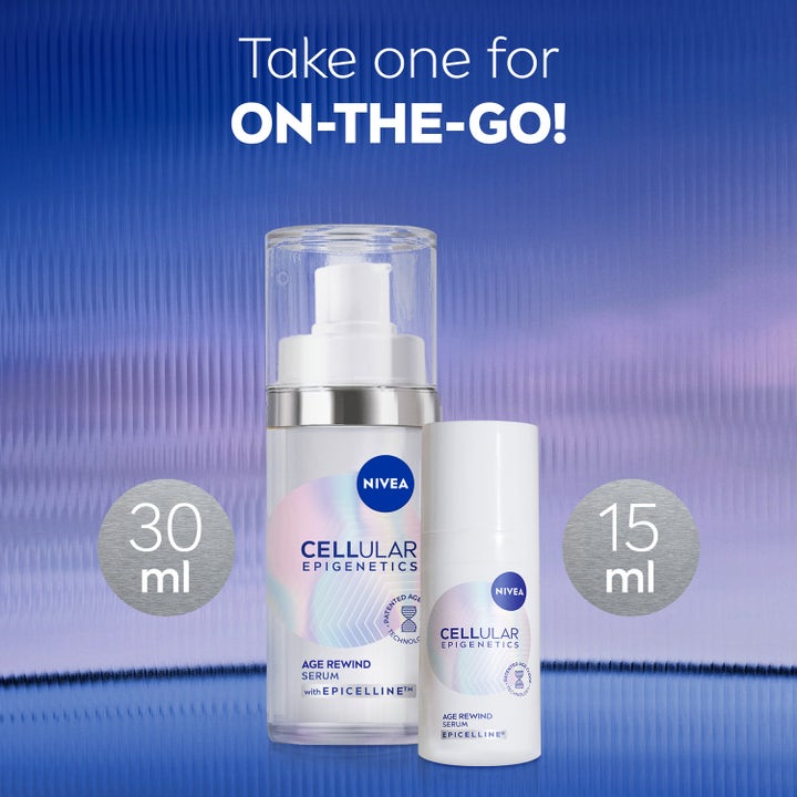 NIVEA Cellular Epigenetics Age Rewind Epicelline 15 ml matkakokoinen seerumi on-the-go käyttöön sinisellä taustalla.