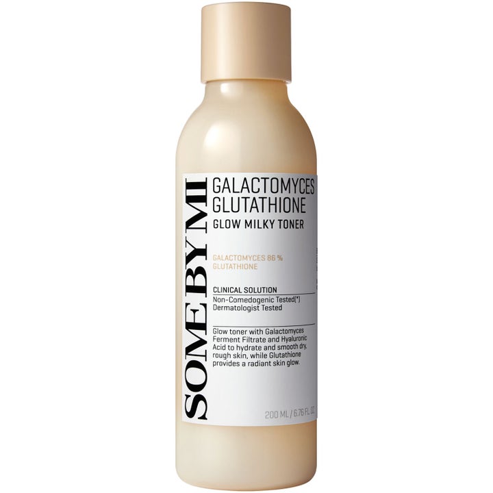 Some By Mi Galactomyces Glutathione Glow Milky Toner 200 ml heleyttävä kasvovesi vaaleassa muovipullossa beige korkki
