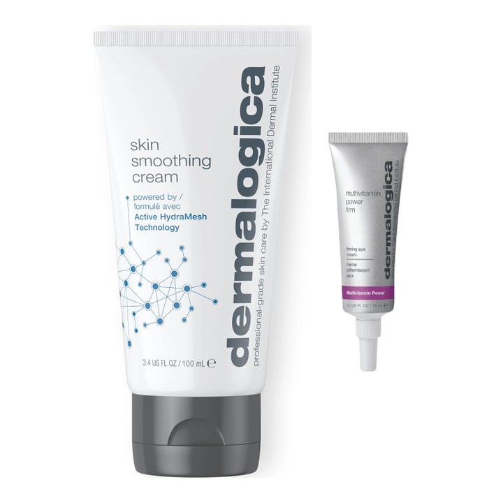 Dermalogica Skin Smoothing Cream ja Multivitamin Power Firm kosteuttava setti valkoisessa ja hopeisessa tuubissa.
